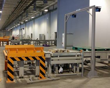 APACHE conveyor in einer Halle