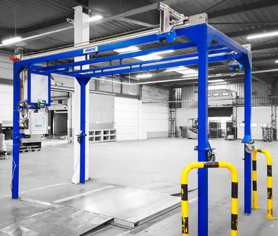 APACHE portal movable in a hall